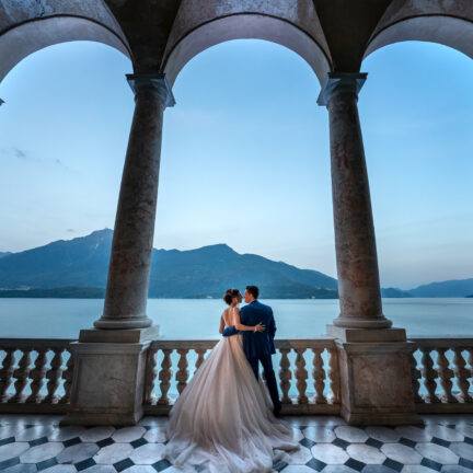 Die Traumhochzeit - Hochzeitsredner und Trauredner Abt Reding führt durch die freie Trauung am Comer See Palazzo Gallio
