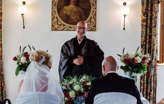 Schlosshochzeit Hochzeitsredner Abt Reding Bottmingen