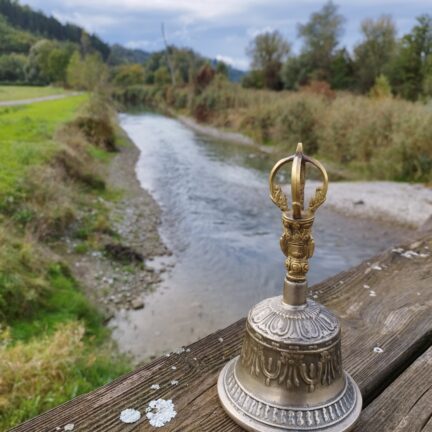 Abt Reding führt Sie als Hochzeitsredner durch Ihre Rubin Hochzeit (40. Hochzeitstag) mit dem Hochzeitsritual Mandala Ritual (Sand Ritual)