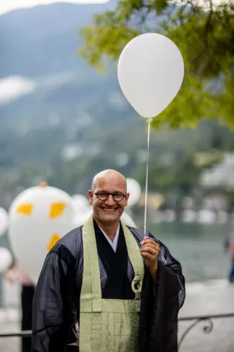 Trauredner für die Hochzeitszeremonie - Hochzeitsredner Zen Vater Meister Reding